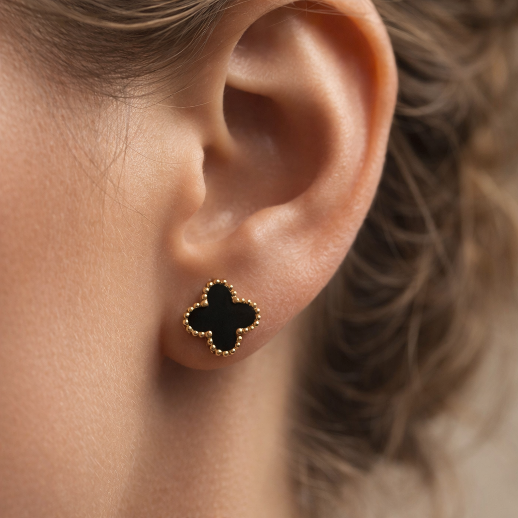 Noirva Clover Studs Earrings