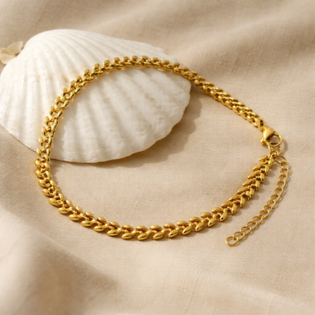 Aurelia Curb Chain Bracelet