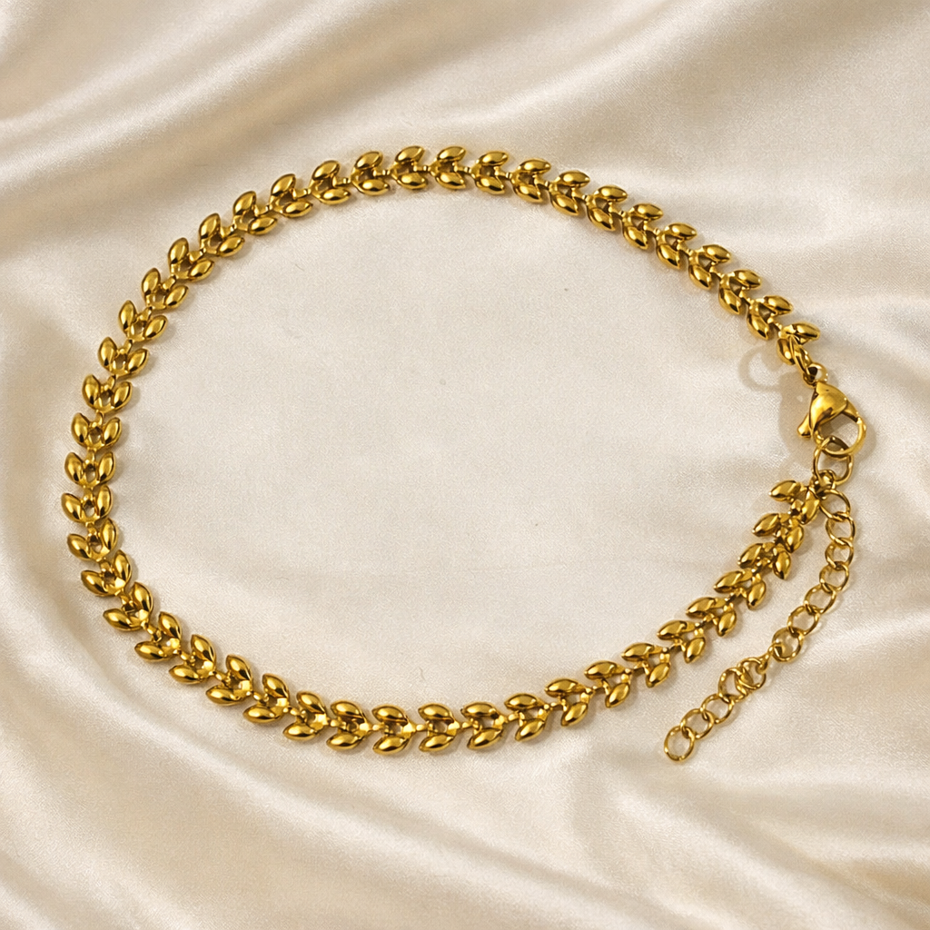 Aurelia Curb Chain Bracelet