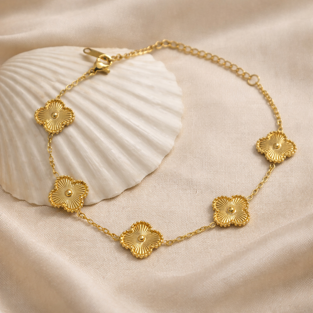 Elara Radiant Clover Bracelet