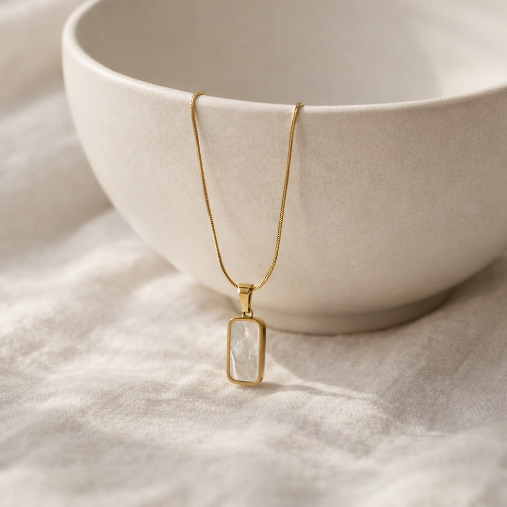 Duara Reversible Pendant Necklace