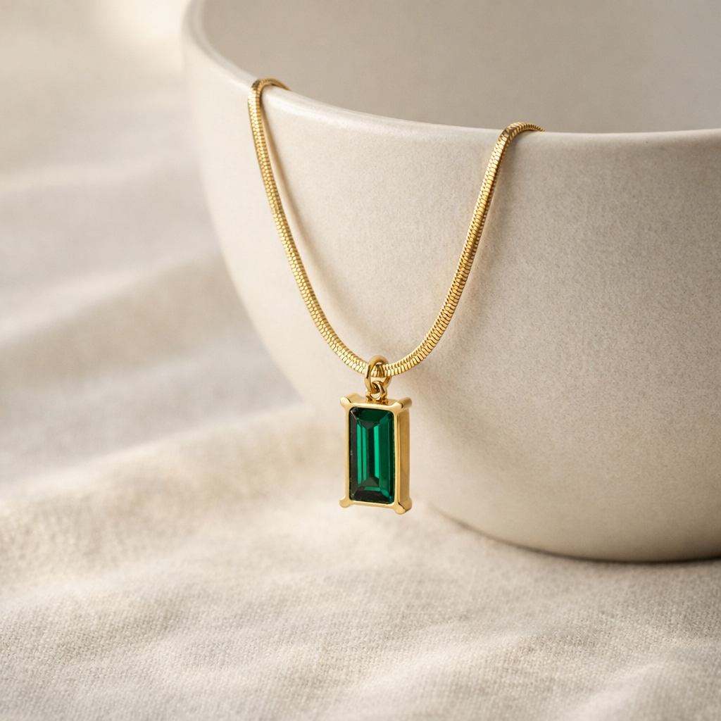 Verde Luxe Pendant Necklace