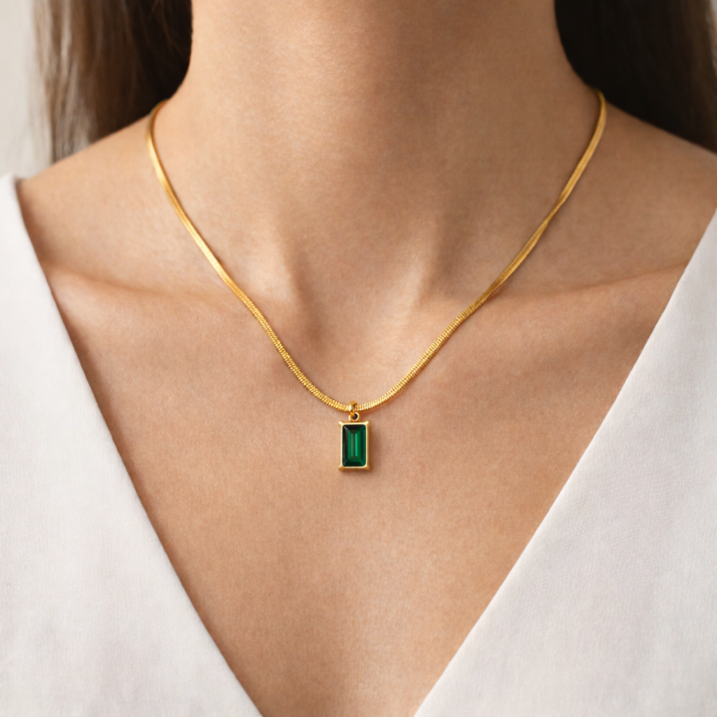 Verde Luxe Pendant Necklace