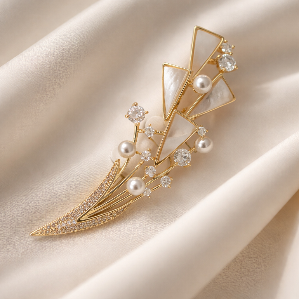 Arlisse Pearl Crystal Brooch