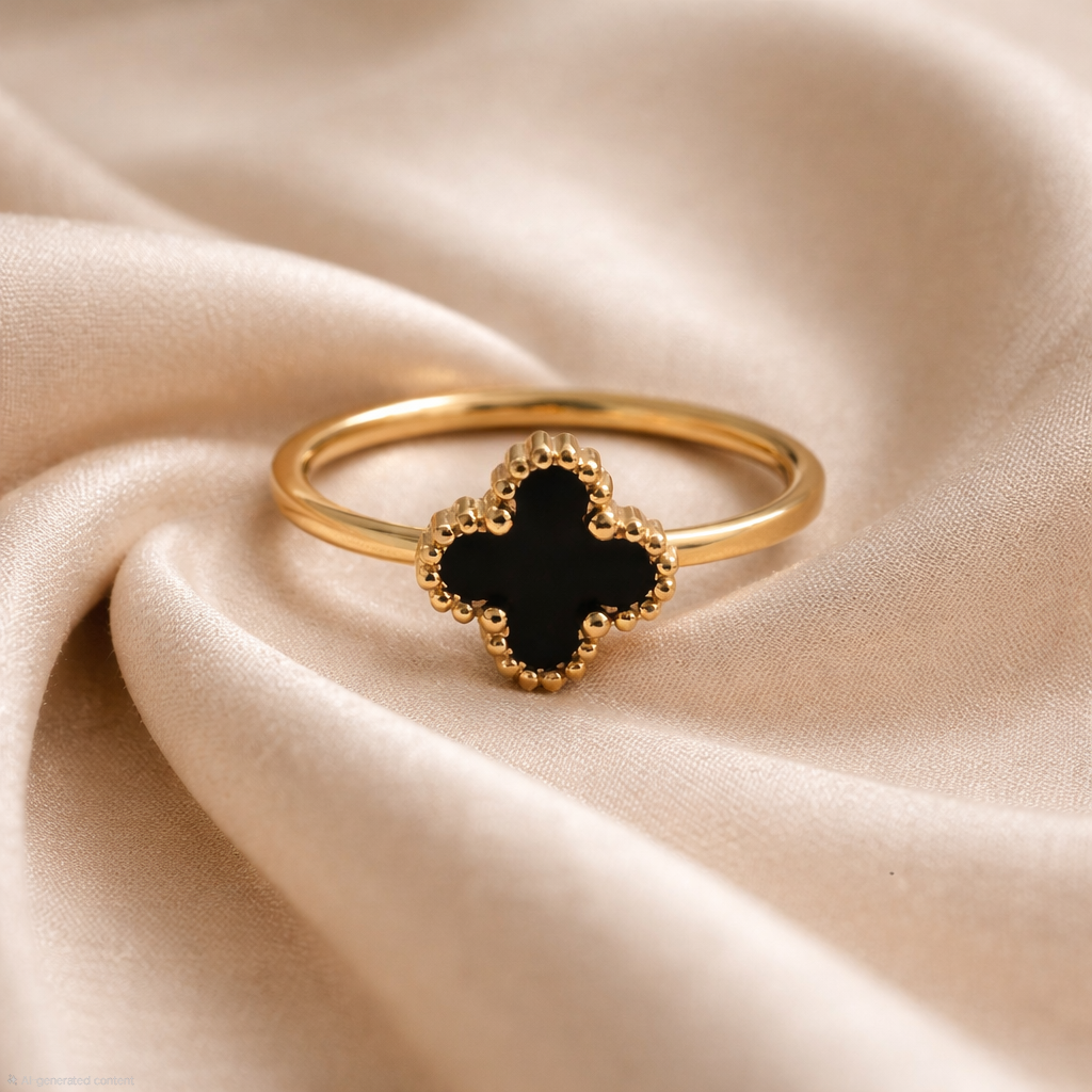Noire Clover Gold Ring