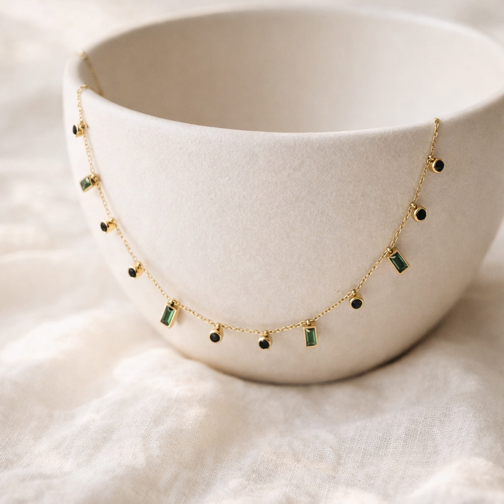 Vintessa Noir Verde Necklace